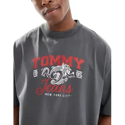 T-shirt Tommy Jeans homme gris anthracite en coton coupe oversize imprimé graphique Tommy Jeans DM0DM21284 P0Y