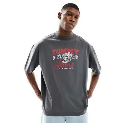 T-shirt Tommy Jeans homme gris anthracite en coton coupe oversize imprimé graphique Tommy Jeans DM0DM21284 P0Y