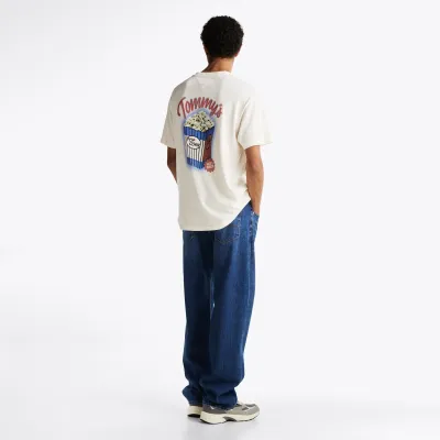 T-shirt Tommy Jeans homme écru en coton coupe regular imprimé Pop Corn grand imprimé graphique au dos - DM0DM20352 YBH