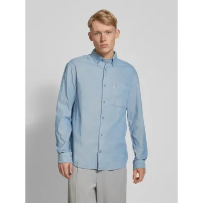 Chemise Tommy Jeans homme bleu ciel en coton Oxford à manches longues avec poche poitrine et logo brodé - DM0DM20672 DY6