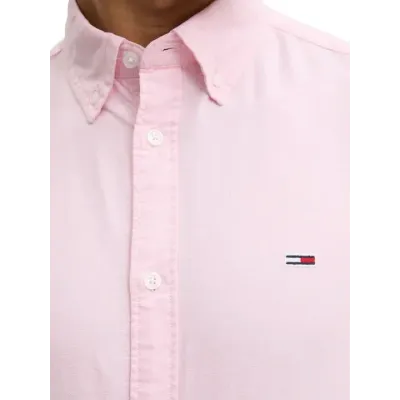 Chemise Tommy Jeans homme rose en coton Oxford à manches longues avec logo drapeau brodé sur la poitrine - DM0DM20667 TPF