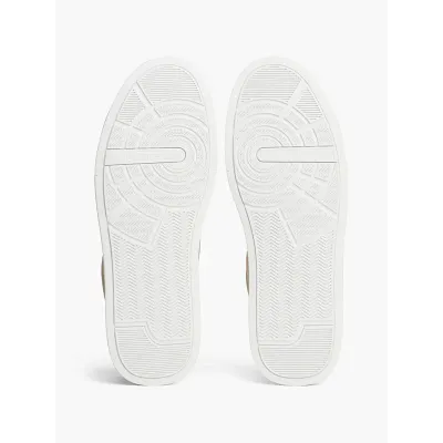 Baskets Tommy Hilfiger Court Better Suede beiges pour homme - FM0FM05459-RBT