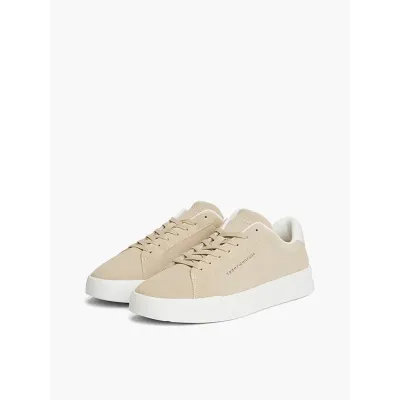 Baskets Tommy Hilfiger Court Better Suede beiges pour homme - FM0FM05459-RBT