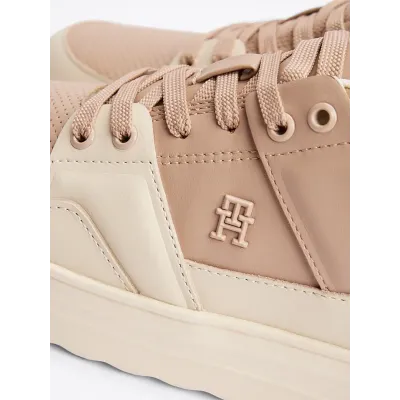 Baskets Tommy Hilfiger Feminine Basket Sneaker beige et rose pour femme - FW0FW08326-0F8