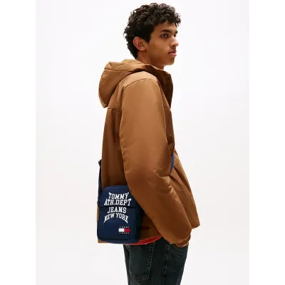 Sac reporter Tommy Jeans Multi Graphic bleu marine - AM0AM13816-C1G