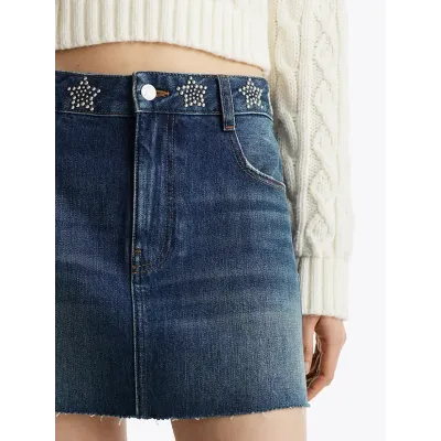 Jupe mini en jean Tommy Jeans Studded Denim bleu avec clous pour femme - DW0DW19875-1BK