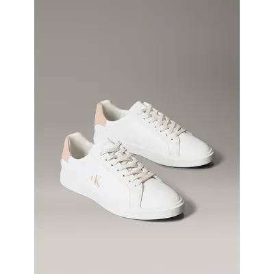 Baskets Calvin Klein Low Pro Cups Leather Monogram blanches et rose poudré pour femme - HW0HW02823-061