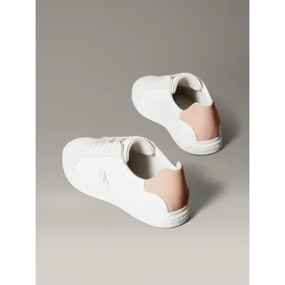 Baskets Calvin Klein Low Pro Cups Leather Monogram blanches et rose poudré pour femme - HW0HW02823-061
