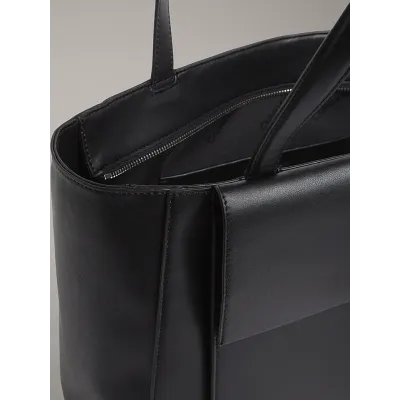 Sac à main Calvin Klein Re-Lock Medium Shoulder Bag noir pour femme - LV04F3223G-UB1