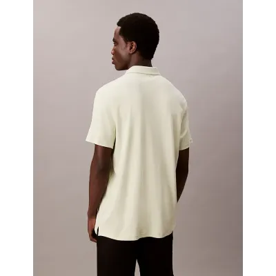 Polo Calvin Klein Supima écru à manches courtes avec logo brodé sur la poitrine, référence LV04LB276G-PWM