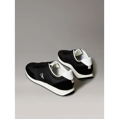 Baskets Calvin Klein Runner Suede Mix Signature Logo noires pour homme, référence YM0YM01361-0GM