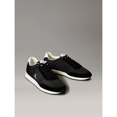 Baskets Calvin Klein Runner Suede Mix Signature Logo noires pour homme, référence YM0YM01361-0GM