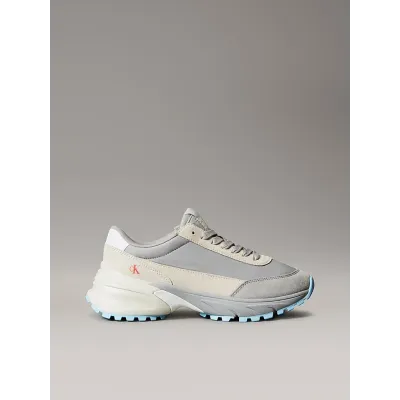 Baskets Calvin Klein Hike Runner en nylon gris clair pour femme, référence YW0YW01852-0IP