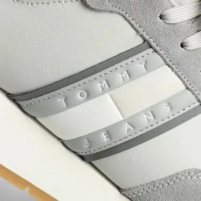 Baskets homme Tommy Jeans Retro Runner Gris EM0EM01502-PRZ en cuir, textile et synthétique