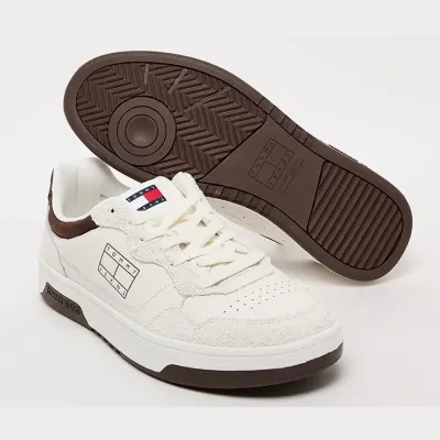 Sneakers homme Tommy Jeans Cupsole Leather Mix Material Blanc EM0EM01566-YBI avec empiècements en daim.