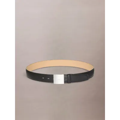 Ceinture homme Calvin Klein Plaque Buckle 35 mm Noire LV04D7013G-VZZ en cuiravec boucle métallique.