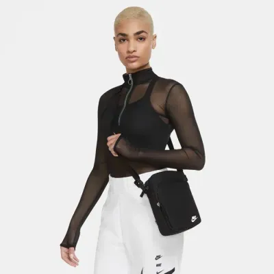 Nike Heritage DB0456-010 sac cross-body noir 4L avec bandoulière réglable et poches zippées