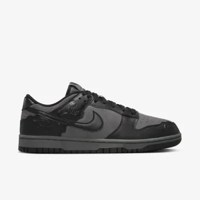 Nike Dunk Low HF1986-001 noire pour femme avec cuir synthétique, daim et roses embossées