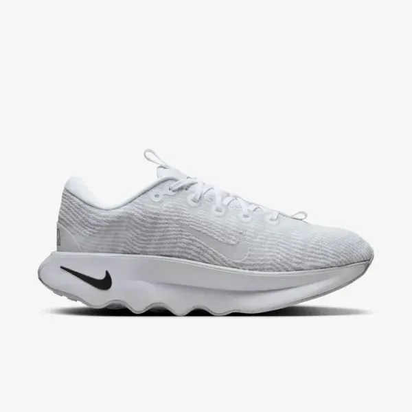 NIKE MOTIVA