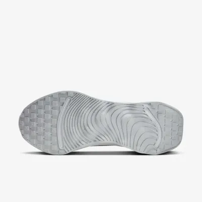 Nike Motiva DV1237-102 blanche pour homme, chaussure de marche avec amorti élevé et technologie Comfortgroove