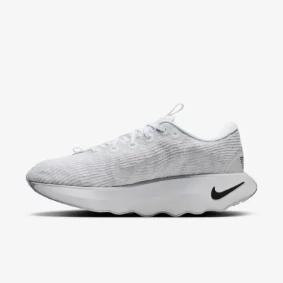 Nike Motiva DV1237-102 blanche pour homme, chaussure de marche avec amorti élevé et technologie Comfortgroove