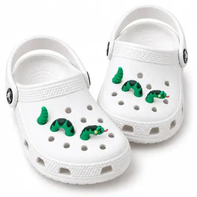 3 accessoires 3D serpent vert en plusieurs parties pour personnaliser des chaussures à trous compatibles Crocs
