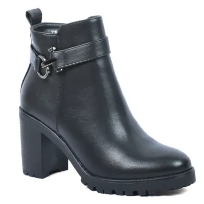 Bottine femme noire à talon haut avec boucle décorative, bout rond et fermeture ZIP latérale