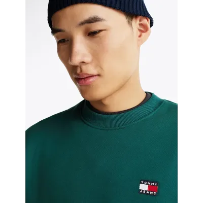Sweat homme Tommy Jeans Regular Badge vert DM0DM17986-CWG en coton Terry, coupe Regular Fit.