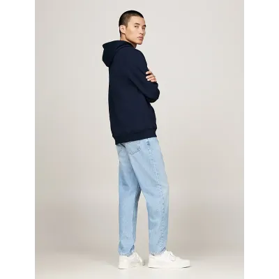 Hoodie homme Tommy Jeans Regular Badge bleu marine DM0DM17988-C1G en coton 100 %, coupe Regular Fit.