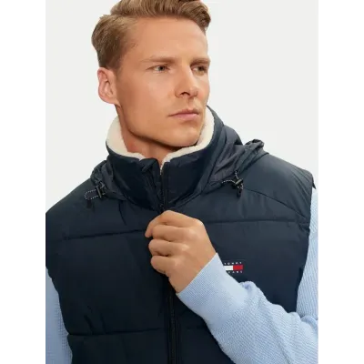 Doudoune sans manches Tommy Jeans Vail Puffer Vest bleu marine DM0DM19632-C1G, coupe Regular Fit avec fermeture zippée.