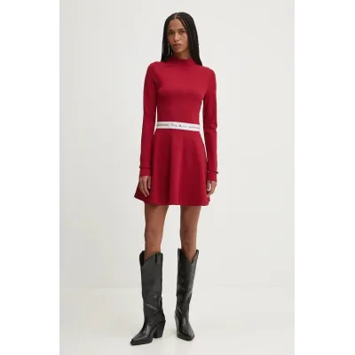 Robe Tommy Jeans femme Taping Mocknck Fit Flare rouge DW0DW18723-XIT en maille extensible avec col montant