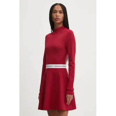 Robe Tommy Jeans femme Taping Mocknck Fit Flare rouge DW0DW18723-XIT en maille extensible avec col montant