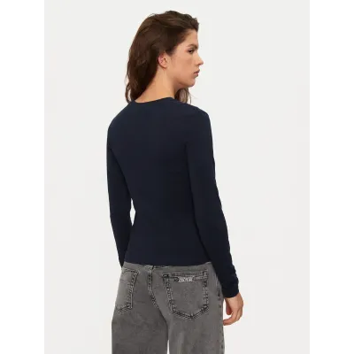 Pull Tommy Jeans femme Slim Essential Logo 2 bleu marine DW0DW18793-C1G en coton avec maille fine extensible