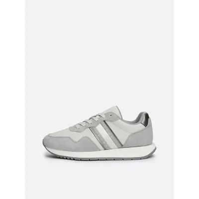 Basket Tommy Jeans femme grise EN0EN02687-P06 en 100 % daim, modèle EVA RUNNER METAL au design moderne