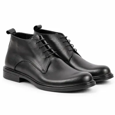 Bottines homme MAXIMS SHOES MX-226-N noires à lacets avec tige montante, bout arrondi et semelle noire