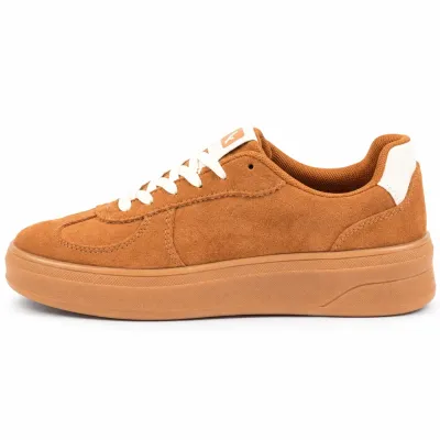 Baskets femme cognac en matière synthétique aspect daim, lacets écrus et semelle épaisse ton sur ton en caoutchouc.