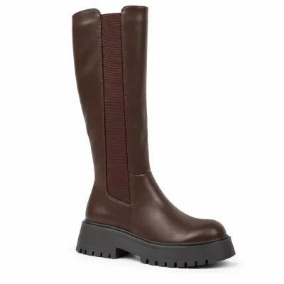 Bottes hautes marron pour femme avec tige élastique, zip intégral, bout rond, plateforme de 3 cm et semelle crantée.