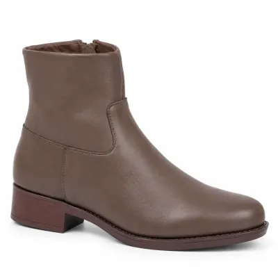 Boots femme Andrea Bruni en cuir taupe AB-109-10-M, vue extérieure avec bout arrondi, talon bloc de 3,5 cm et tige de 14 cm.