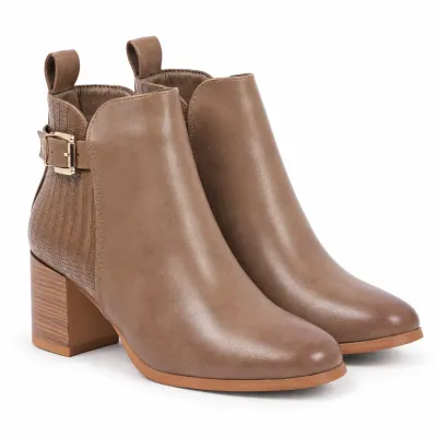 Boots femme LOV'IT LT-FR691-K taupe, vue extérieure avec empiècements effet croco, bride à boucle dorée et talon bloc de 6 cm.
