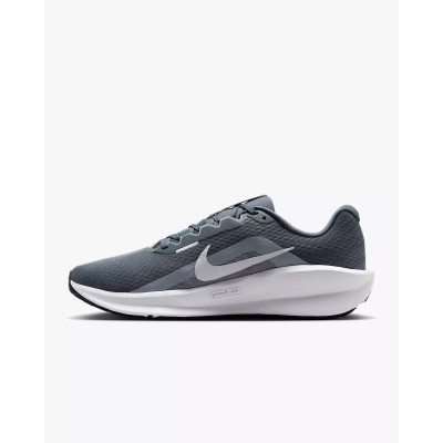 Nike Downshifter 13 gris - Référence FD6454-010 - Chaussure de sport running confortable et performante. Nike Downshifter 13 gris - Référence FD6454-010 - Chaussure de sport running confortable et performante.