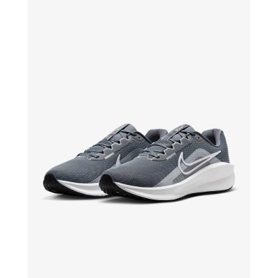 Nike Downshifter 13 gris - Référence FD6454-010 - Chaussure de sport running confortable et performante. Nike Downshifter 13 gris - Référence FD6454-010 - Chaussure de sport running confortable et performante.