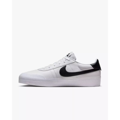 Basket Nike Court Shot homme blanc, référence FQ8146-104, modèle tendance et élégant pour un look sportif. Basket Nike Court Shot homme blanc, référence FQ8146-104, modèle tendance et élégant pour un look sportif.