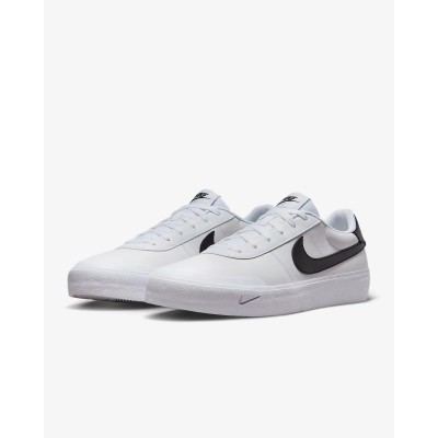 Basket Nike Court Shot homme blanc, référence FQ8146-104, modèle tendance et élégant pour un look sportif. Basket Nike Court Shot homme blanc, référence FQ8146-104, modèle tendance et élégant pour un look sportif.