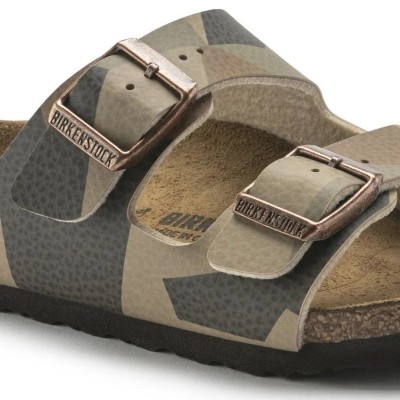 Birkenstock Arizona Kids BF Geo Camo du Désert multicolore - Référence 1024753 - Sandales confortables et stylées pour enfants. Birkenstock Arizona Kids BF Geo Camo du Désert multicolore - Référence 1024753 - Sandales confortables et stylées pour enfants.