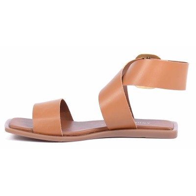 Sandale pour femme en cuir camel 100 %, signée Andrea Bruni – modèle AB-8769-4-C. Sandale pour femme en cuir camel 100 %, signée Andrea Bruni – modèle AB-8769-4-C.