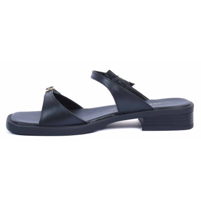 Mule femme Andrea Bruni noir - Référence AB-206-1-N - Élégance et confort en cuir véritable. Mule femme Andrea Bruni noir - Référence AB-206-1-N - Élégance et confort en cuir véritable.