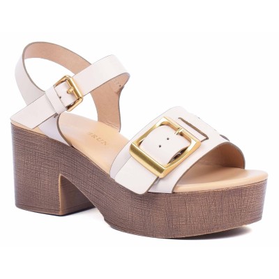 Sandale femme à talon beige Andrea Bruni en cuir, référence AB-109-2-BG, chic et confortable pour des occasions spéciales. Sandale femme à talon beige Andrea Bruni en cuir, référence AB-109-2-BG, chic et confortable pour des occasions spéciales.