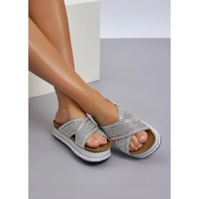 Mule femme argent- Référence SF2007-32 - Élégance et confort pour un look estival. Mule femme argent- Référence SF2007-32 - Élégance et confort pour un look estival.