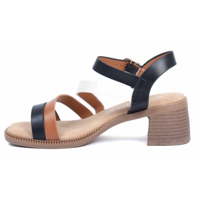 Sandale pour femme noire, modèle YSD7-1-N – sobre et élégante. Sandale pour femme noire, modèle YSD7-1-N – sobre et élégante.