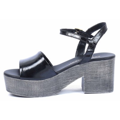 Sandale femme en cuir noir vernis Andrea Bruni modèle 109-1-NAPN Sandale femme en cuir noir vernis Andrea Bruni modèle 109-1-NAPN